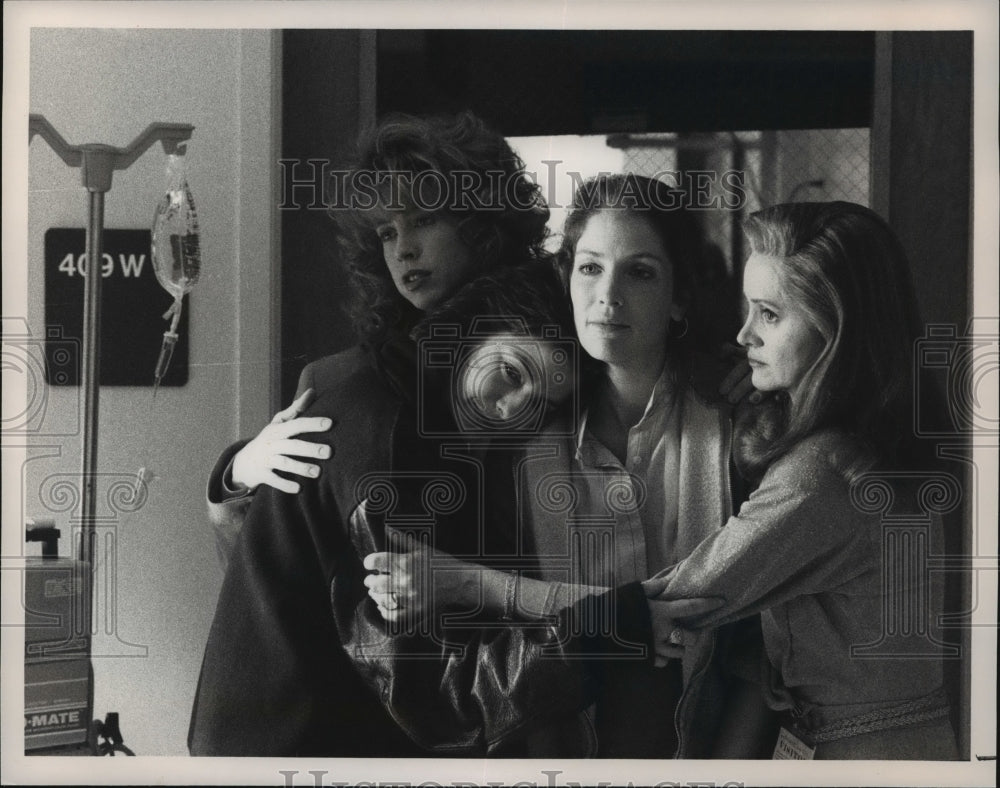 1991 Press Photo Sela Ward, Julianne Phillips & Swoosie Kurtz in Sisters, on NBC - Historic Images