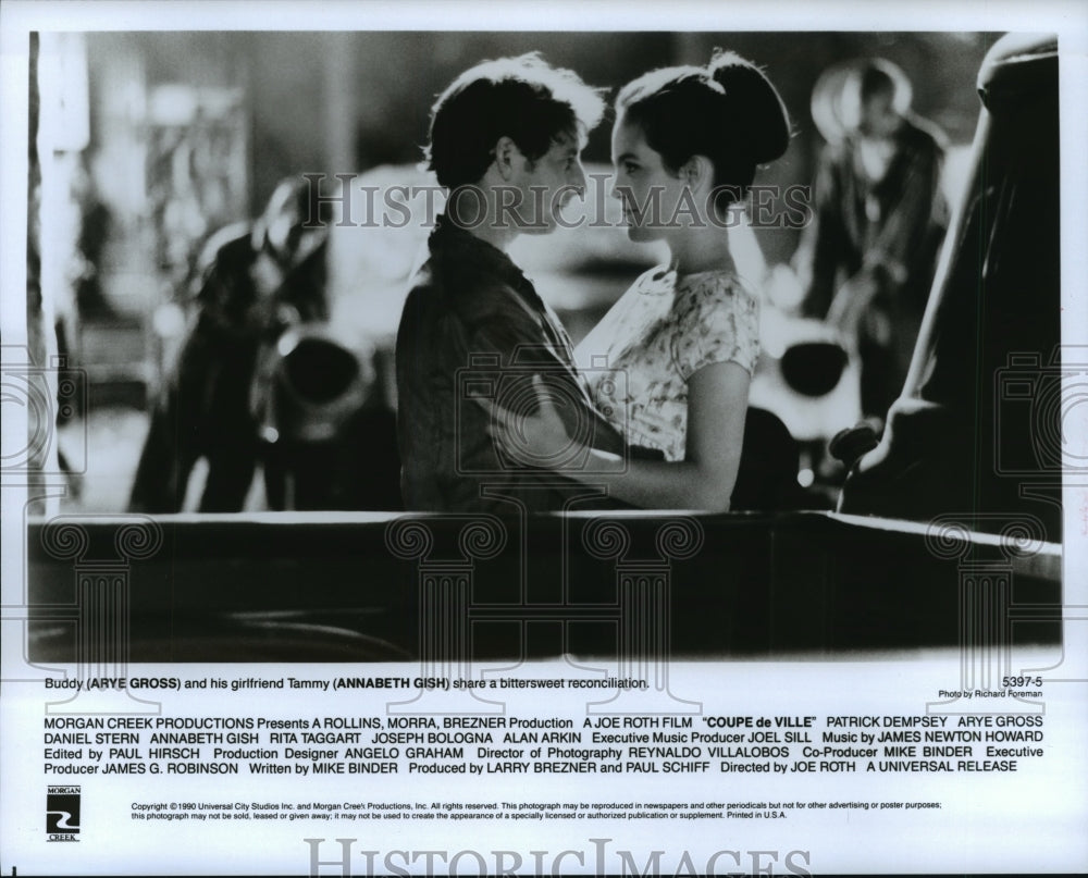 1990 Arye Gross and Annabeth Gish in a scene from Coupe de Ville. -  Historic Images