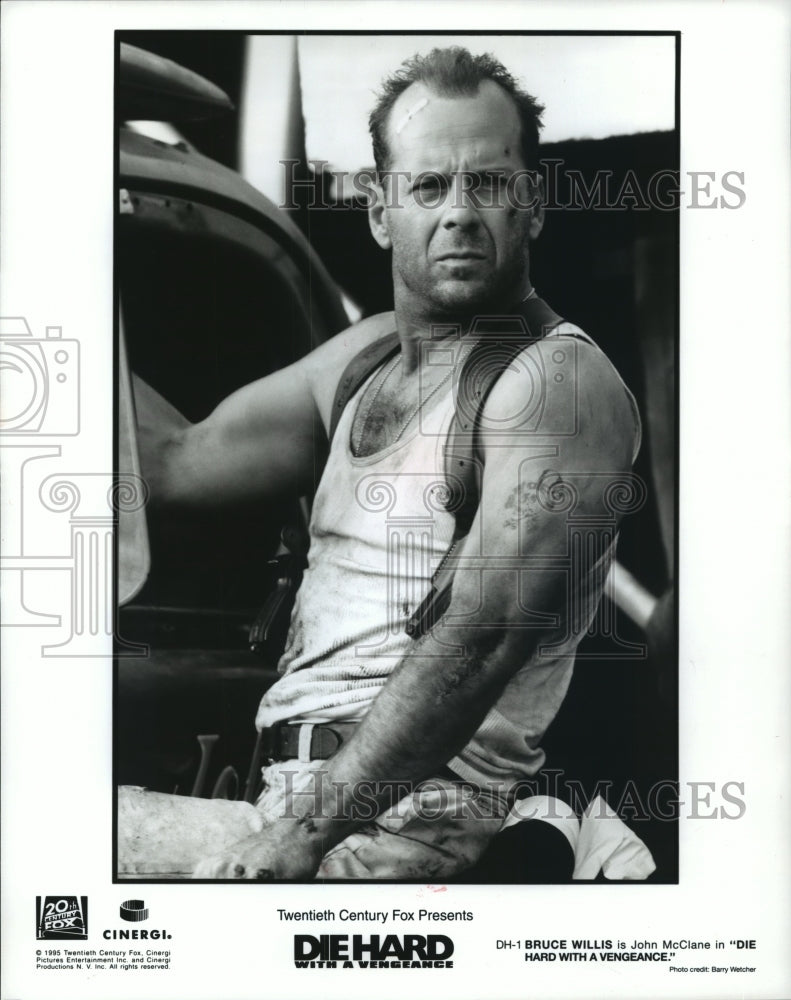 1995 Press Photo Bruce Willis in a scene from Die Hard with a Vengeance. - Historic Images