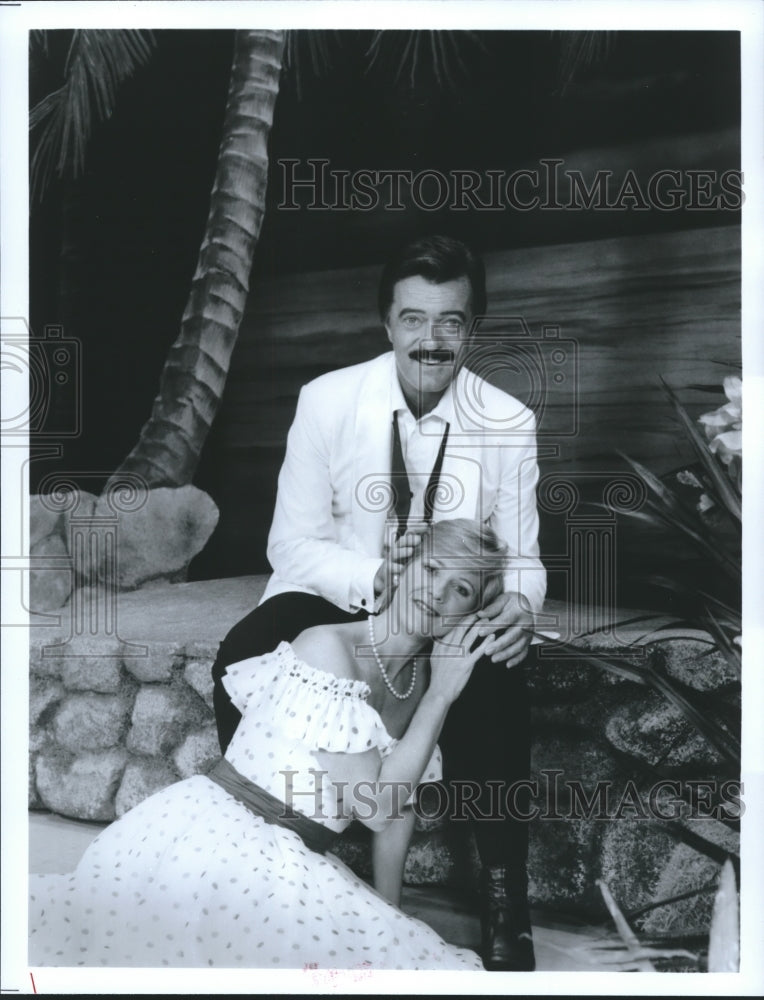 Press Photo Robert Goulet and Rebecca Andrew in South Pacific - Historic Images