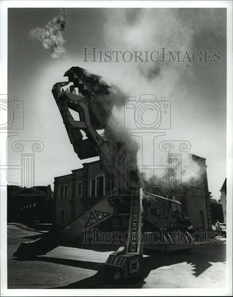 1992 Press Photo The Robosaurus in Steel Justice - Historic Images