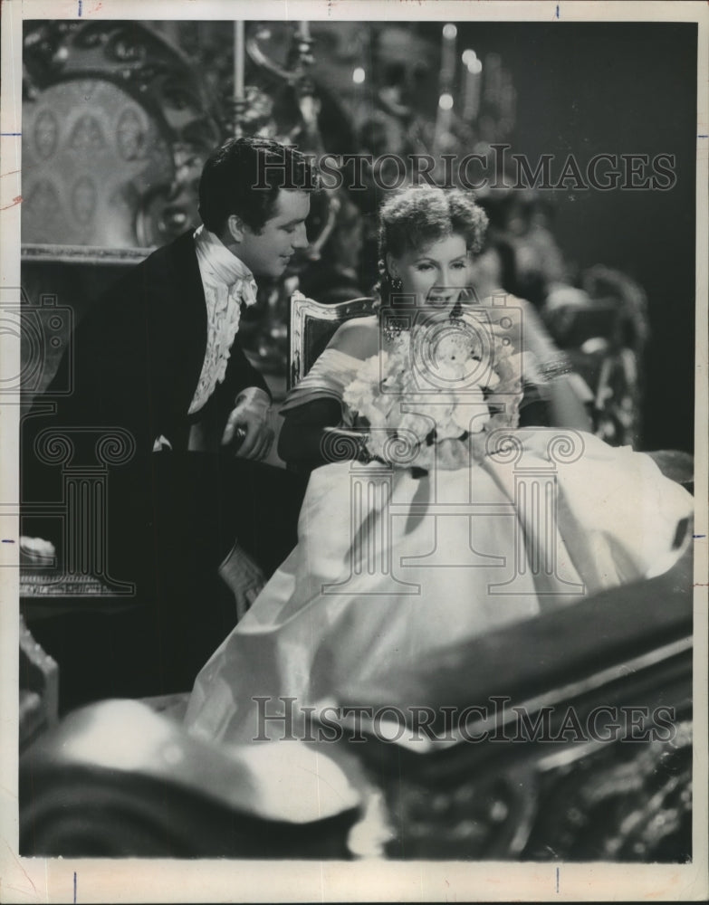 1951 Press Photo Greta Garbo and Robert Taylor in Camille, a 1936 film. - Historic Images