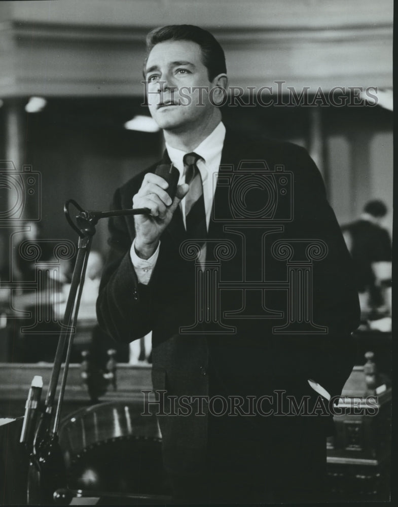 Press Photo Richard Crenna in "Slattery's People" airing on CBS-TV - Historic Images