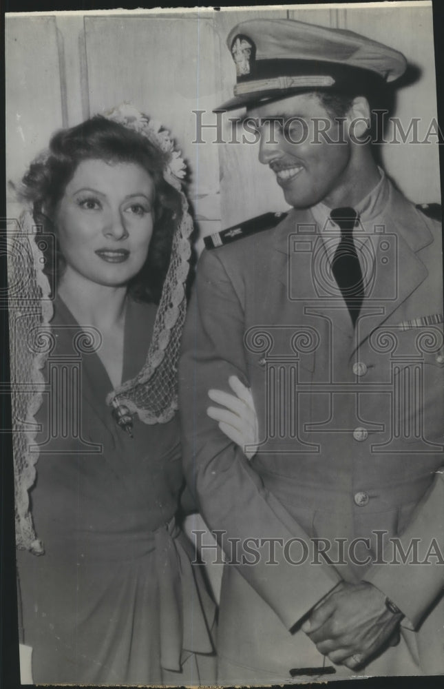 1943 Press Photo Screen actress Greer Garson marries Ensign Richard Ney - Historic Images