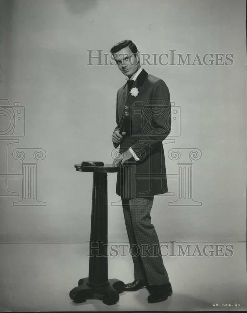 1960 Press Photo Louis Jourdan, French film and television actor. - Historic Images