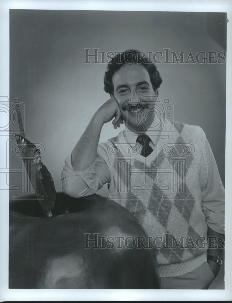 Press Photo Ira Flatow-ost of the popular science series &quot;Newton&#39;s Apple&quot; - Historic Images