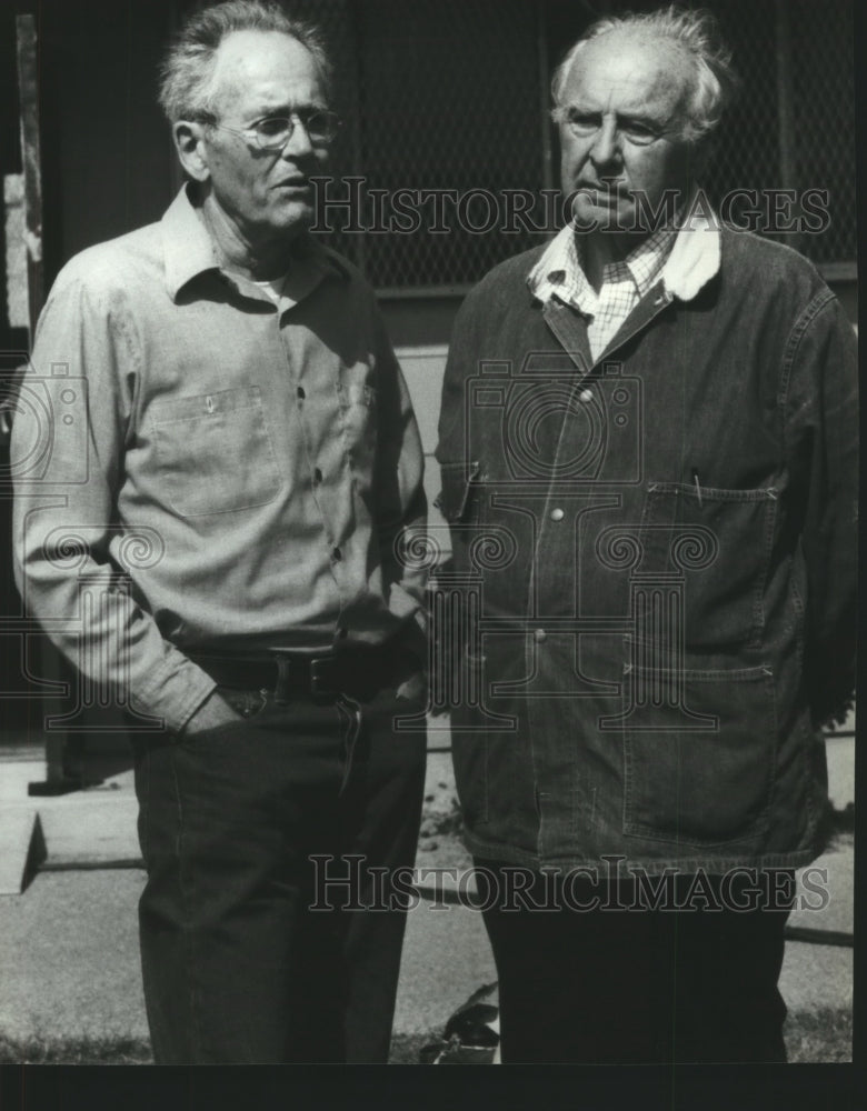 1979 Press Photo Henry Fonda, John Houseman at the set of &quot;Gideon&#39;s Trumpet&quot; - Historic Images