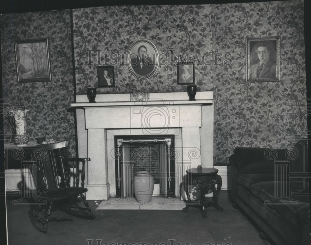 1948 Famous composer Stephen Foster's living room/shrine-Historic Images