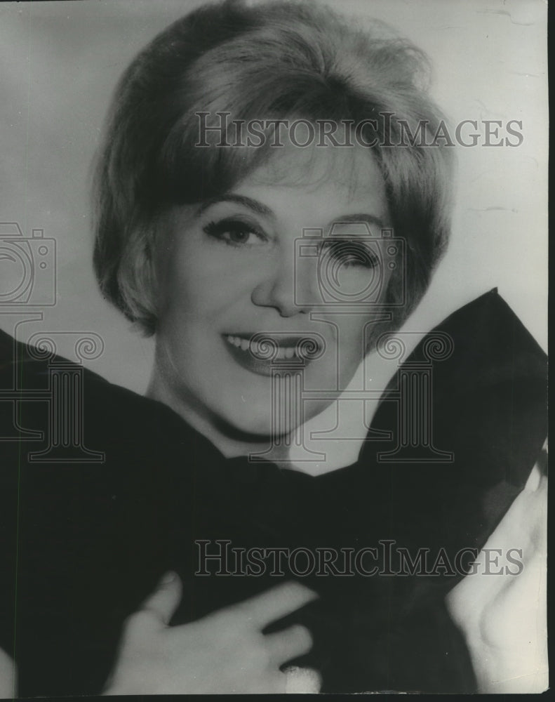 1964 Leading opera soloist Vivienne della Chiesa-Historic Images