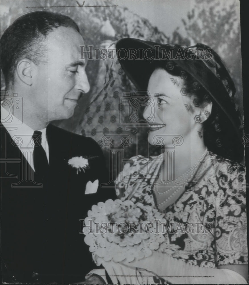 1946 Press Photo Olivia De Haviland marries screenwriter, Marcus Goodrich. - Historic Images