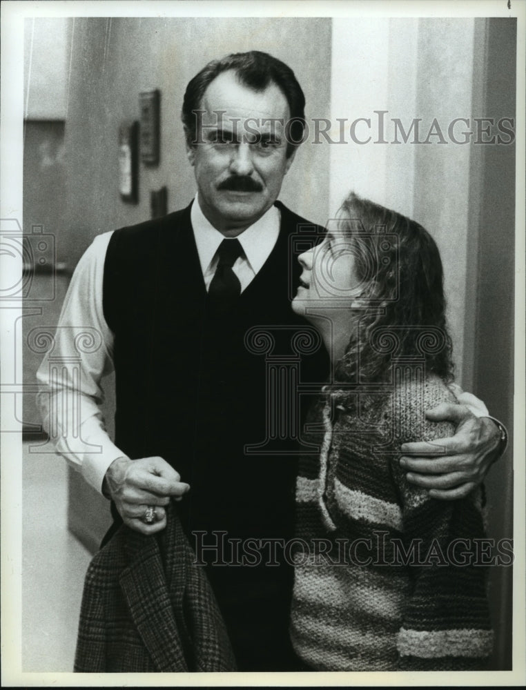 1983 Press Photo Dabney Coleman, Pippa Peartree star in "Buffalo Bill" - Historic Images