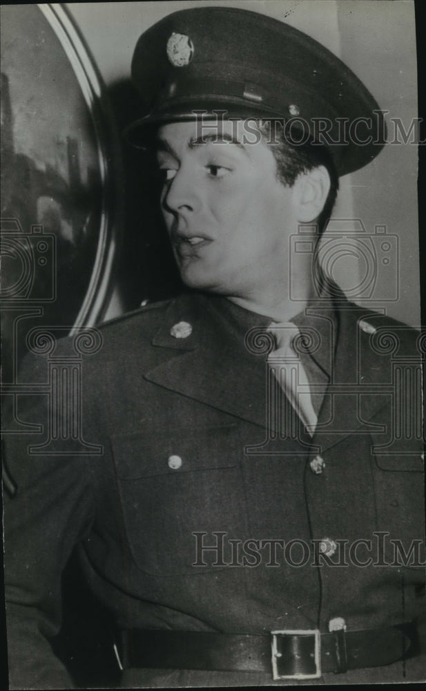 1942 Press Photo Victor Mature, stage, film and television actor. - Historic Images