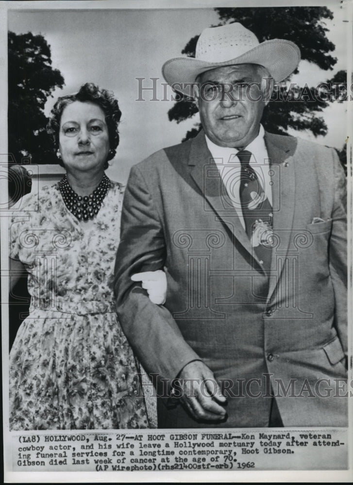 1962 Ken Maynard and wife attend Hoot Gibson's funeral services - Historic Images