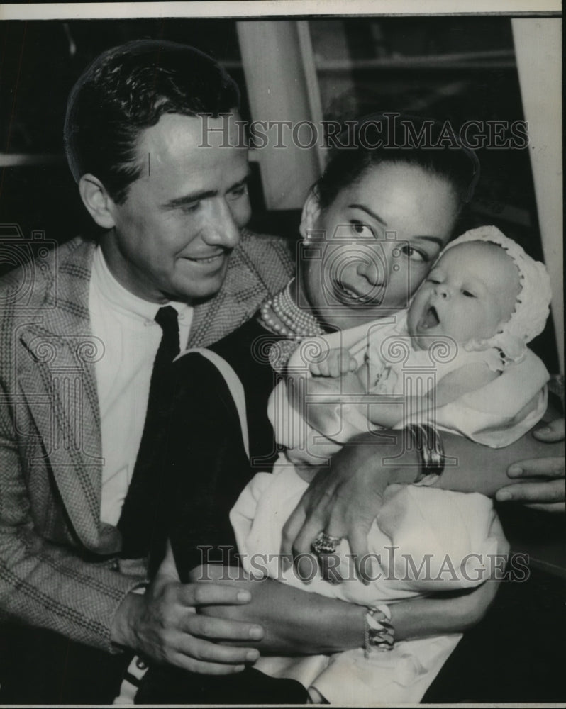 1953 Press Photo Opera singer Patrice Munsel with husband Robert Schuler &amp; baby - Historic Images