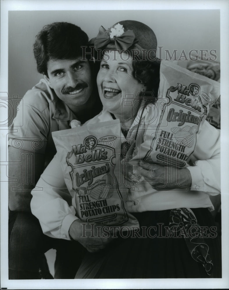 Press Photo Ma Bells Potato Chips commercial - Historic Images