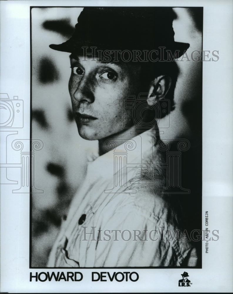 Press Photo English singer-songwriter - Historic Images