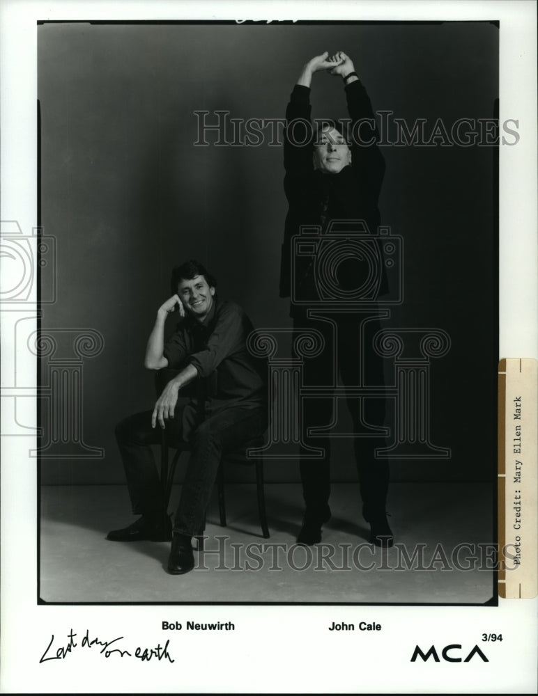 1994 Press Photo Bob Neuwirth & John Cale for studio album Last Day On Earth