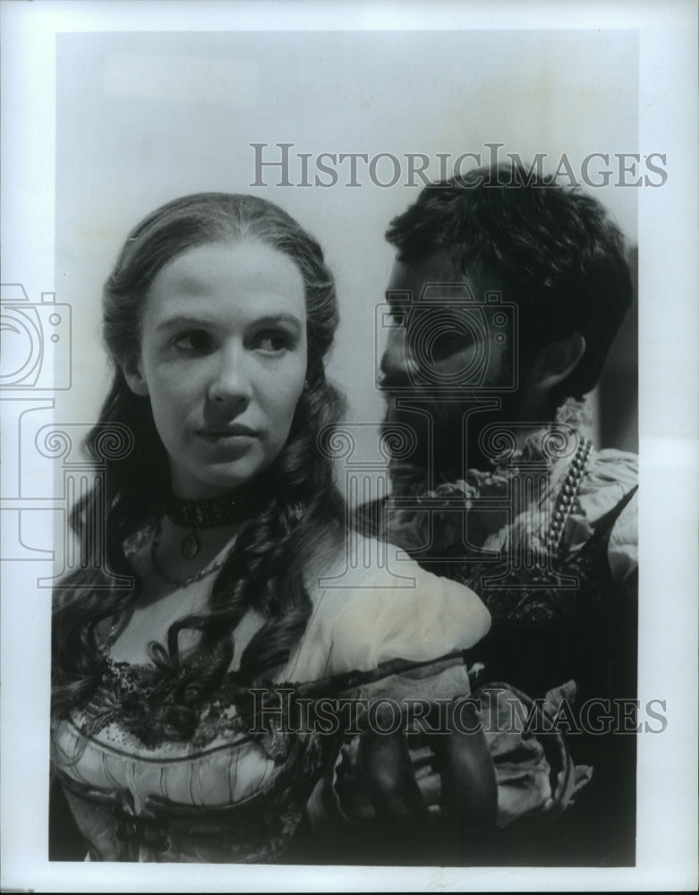 Press Photo Anton Lesser and Suzanne Burden star in &quot;Troilus and Cressida&quot; - Historic Images