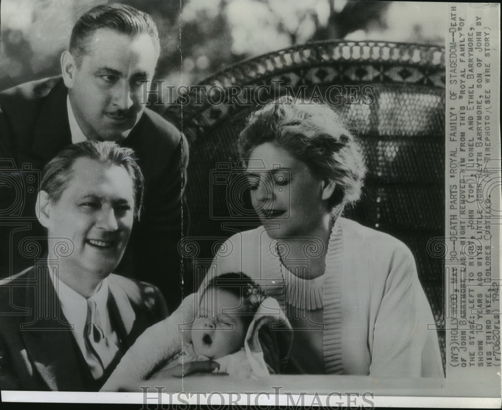1942 Press Photo Actor John Barrymore with Lionel and Ethel Barrymore and Son - Historic Images
