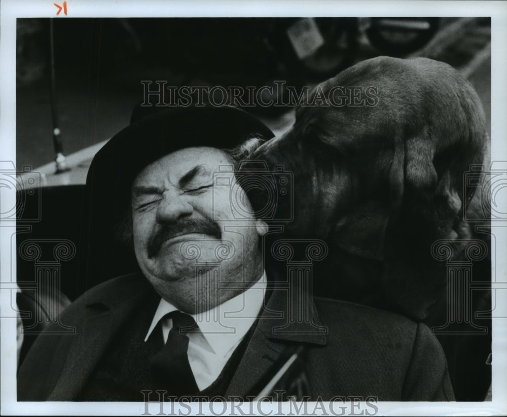 Press Photo Leo McKern, &quot;Rumpole and the Sporting Life&quot; - Historic Images