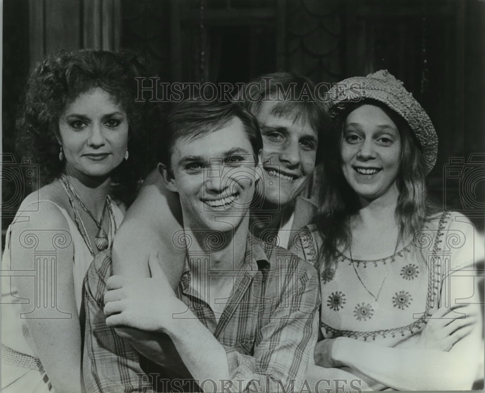Press Photo Richard Thomas. Swoosie Kurtz & others star in "Fifth of July" - Historic Images