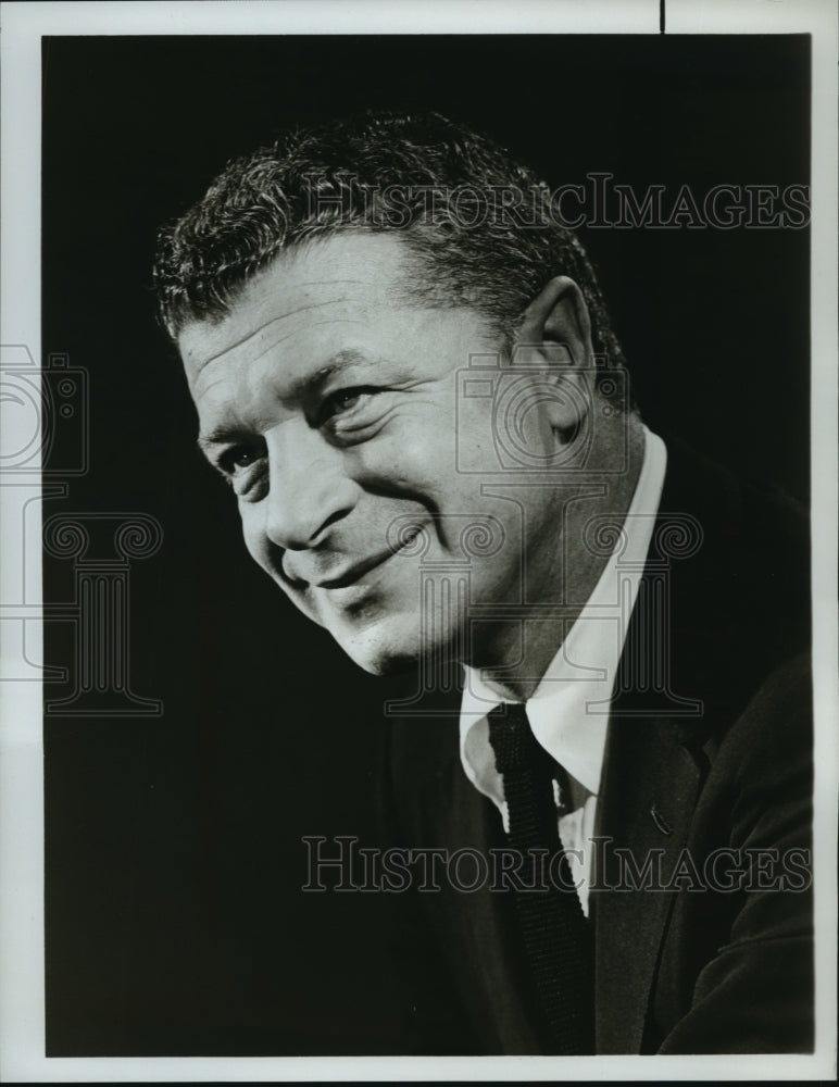 1963 Press Photo David Susskind of &quot;Du Pont Show of the Week&quot; on NBC - Historic Images