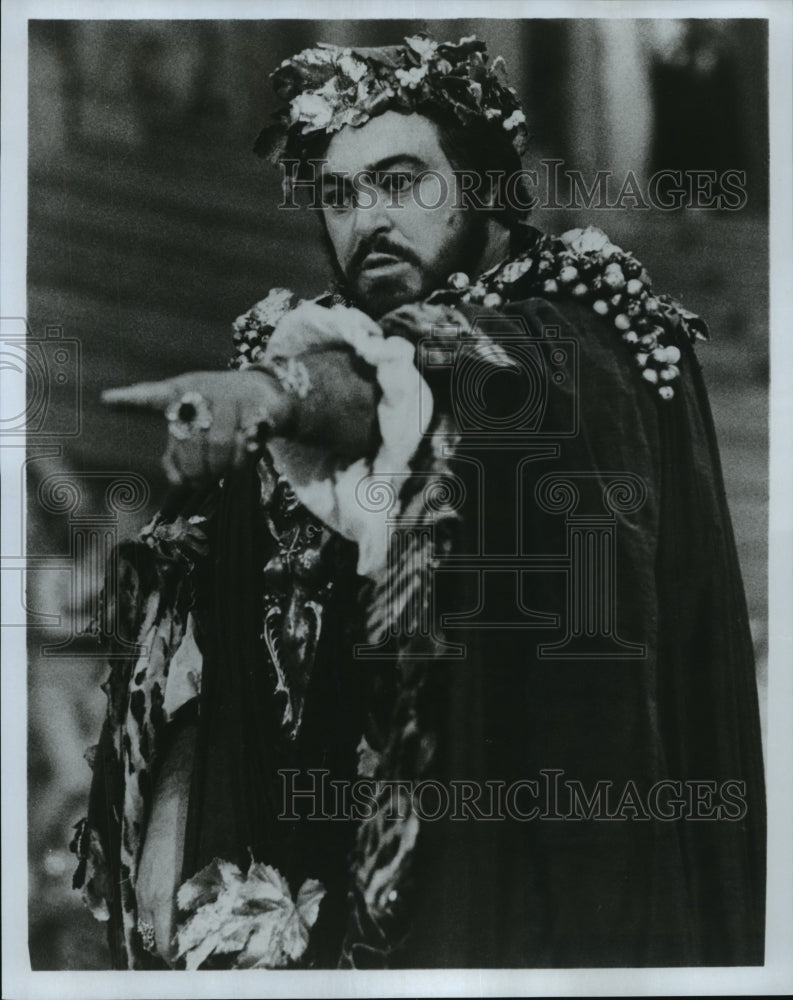 Press Photo Luciano Pavarotti as Duke of Mantua in Rigoletto - spp55346-Historic Images