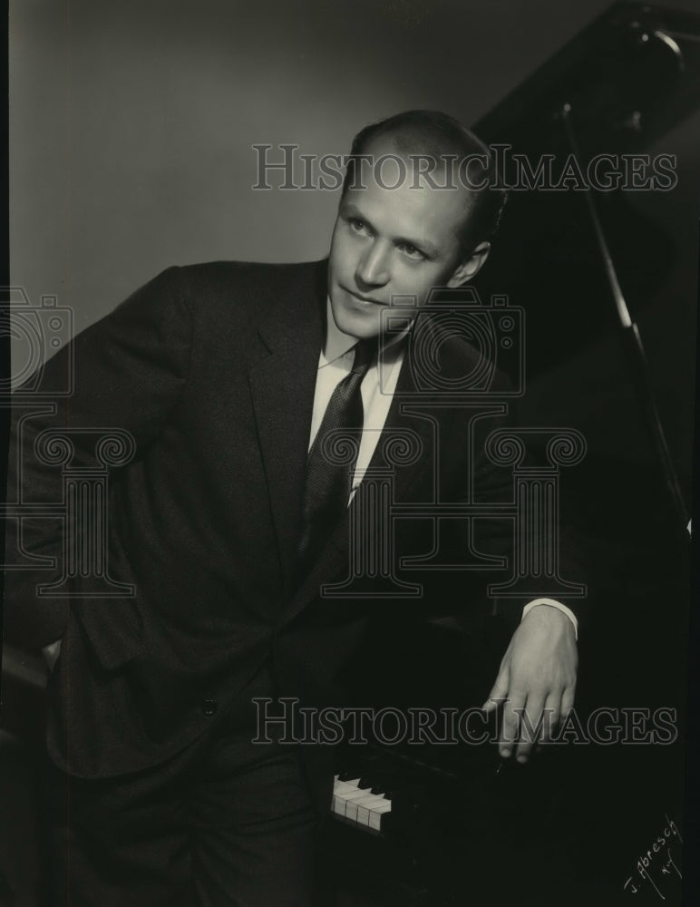 1953 Press Photo Musician Randolph Hokanson - Historic Images