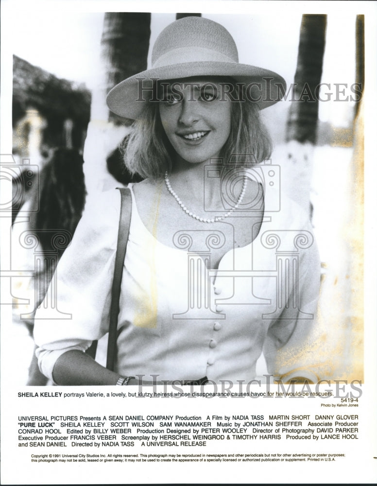 1991 Press Photo Sheila Kelley as Valerie in Pure Luck - Historic Images