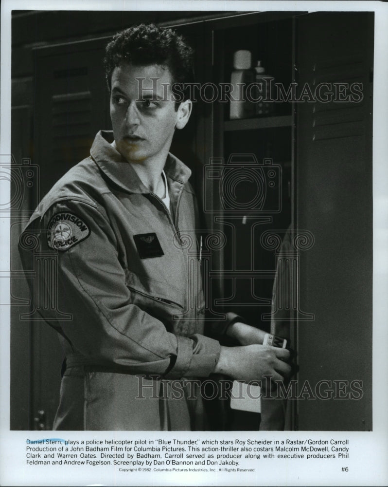 Press Photo Daniel Stern in Blue Thunder - Historic Images