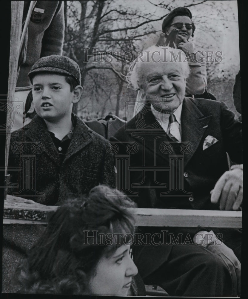 1960 Press Photo British Conductor Leopold Stokowski &amp; his son Chris - Historic Images