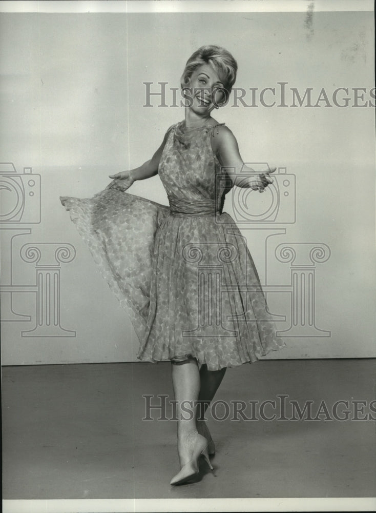 1961 Jane Powell stars of Young At Heart-Historic Images