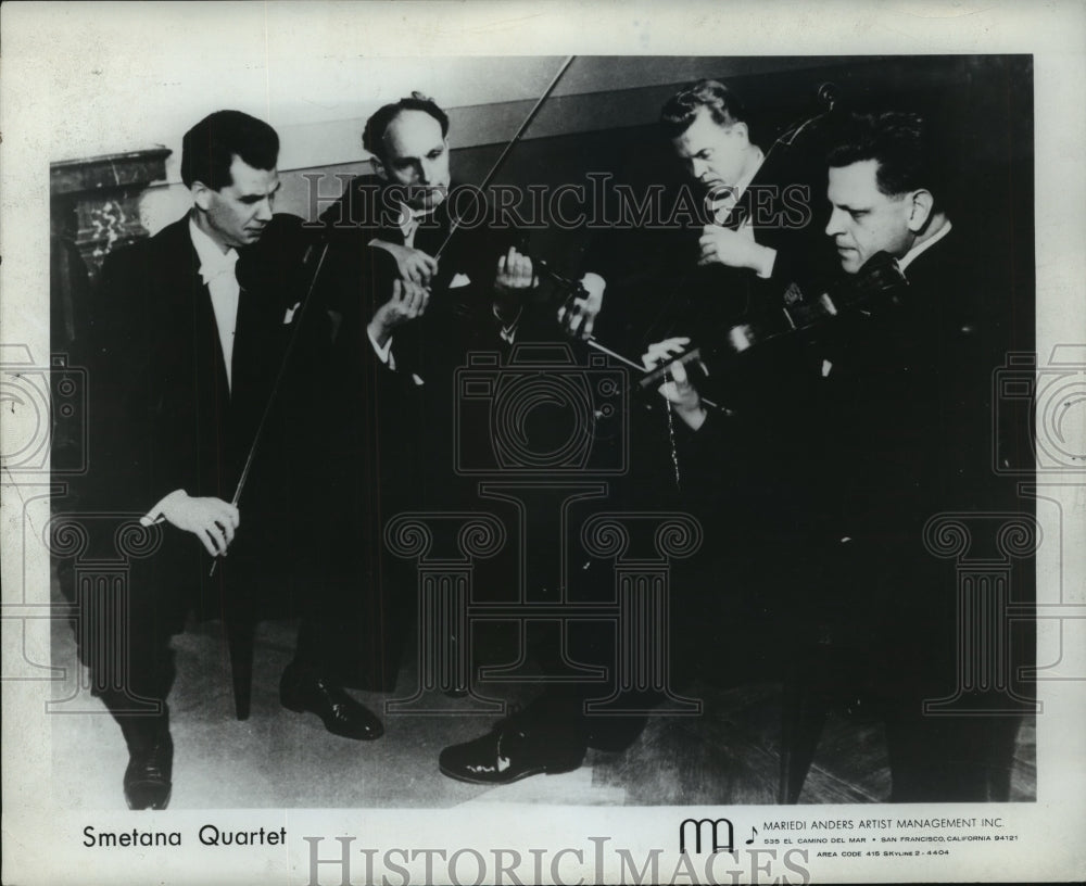 Press Photo Smetana Quartet, playing music together - Historic Images