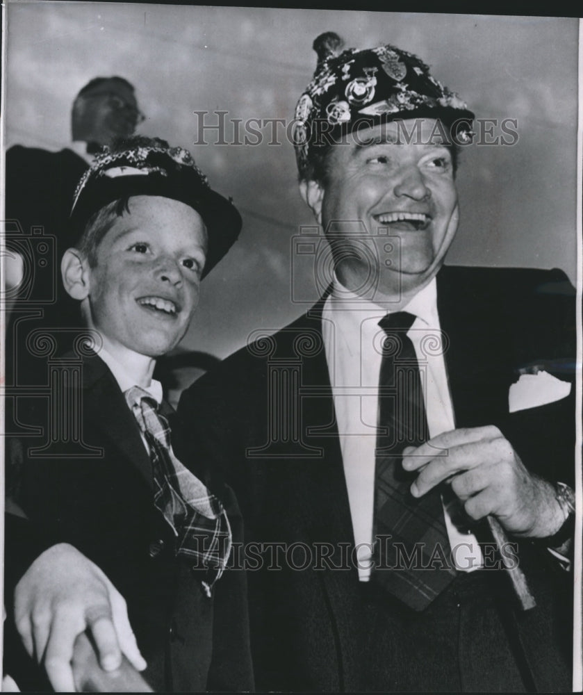 1958 Press Photo Comedian Red Skelton and son, Richard - Historic Images