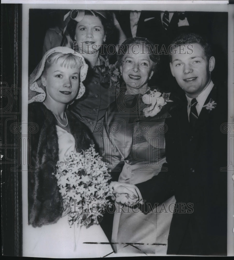 1958 Press Photo James Gordon MacArthur, Helen Hayes &amp; wife Joyce C. Bulifant - Historic Images