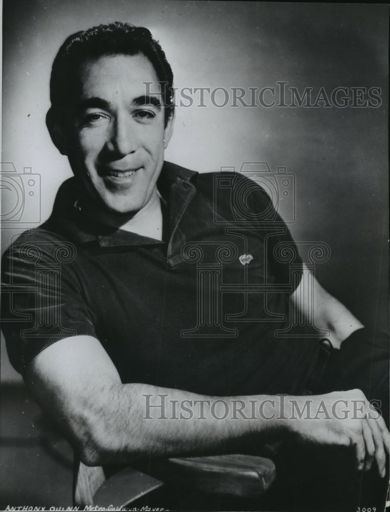 1958 Press Photo Actor Anthony Quinn. - Historic Images