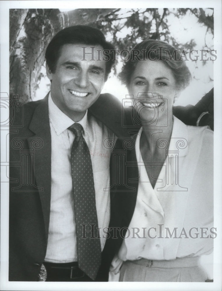 1984 &quot;Jessie&quot; stars Lindsay Wagner and Tony Lo Bianco - Historic Images