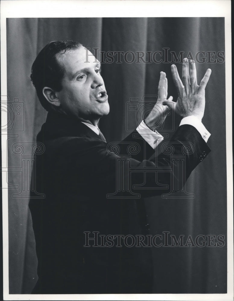 1965 Press Photo Comedian Alan King on "The Ed Sullivan Show" - Historic Images