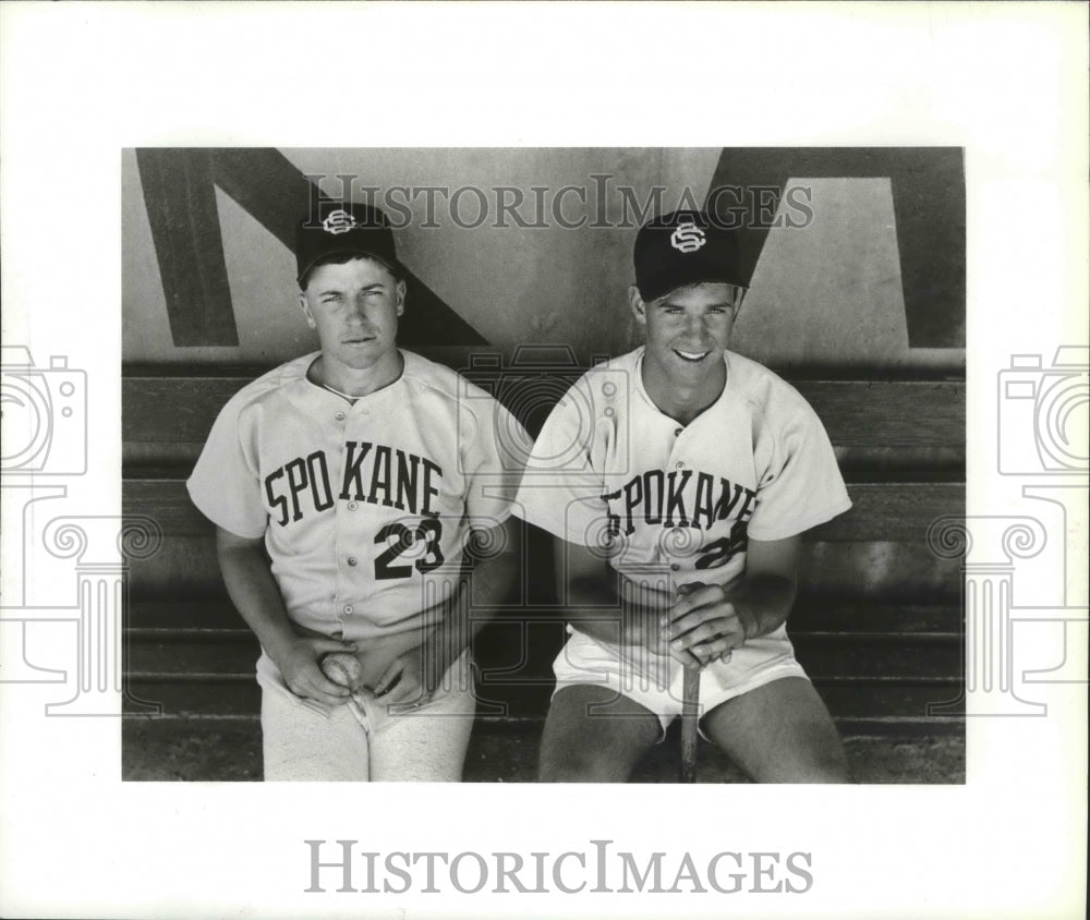 1988 Press Photo Dave Densley &amp; Chris Bugni of Spokane Sasquatch baseball team-Historic Images