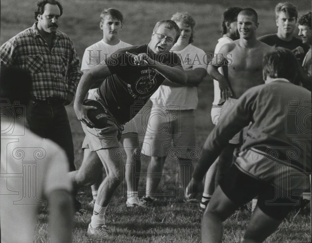 1990 Press Photo Deer Park football coach, Mike Blair in action - sps00275- Historic Images