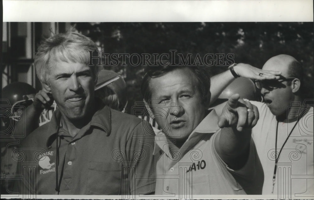 1981 Press Photo University of Idaho football coach Jerry Davitch, pointing-Historic Images