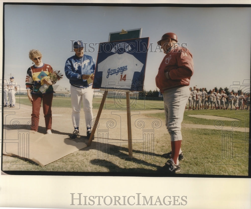 1994 Press Photo Washington State University baseball coach Bobo Brayton-Historic Images