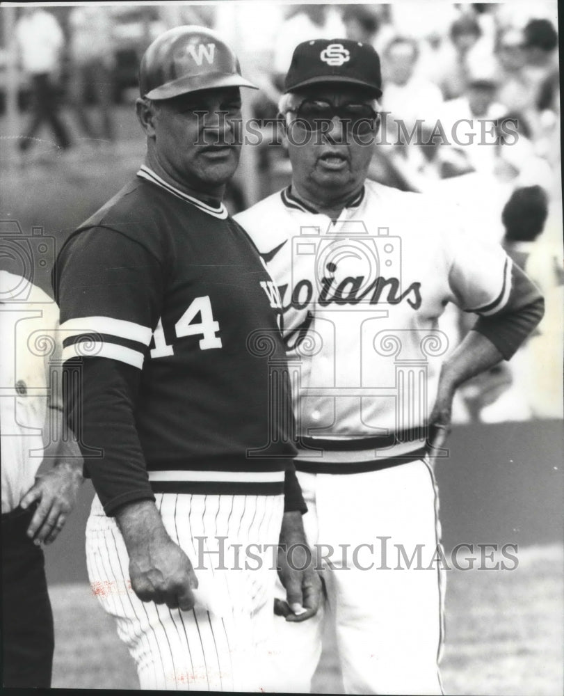 1985 Press Photo Washington State baseball coach Chuck Brayton with Rod Dedeaux - Historic Images