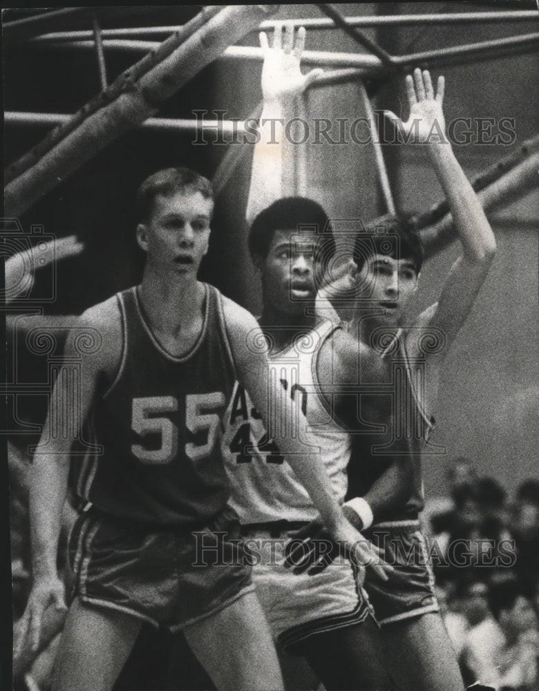 1970 Basketball players Sam Brasch, Jerry Prescott, and Ron Howard - Historic Images