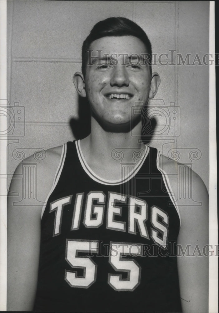 1966 Press Photo University of Washington basketball center Jay Bond - sps00571-Historic Images