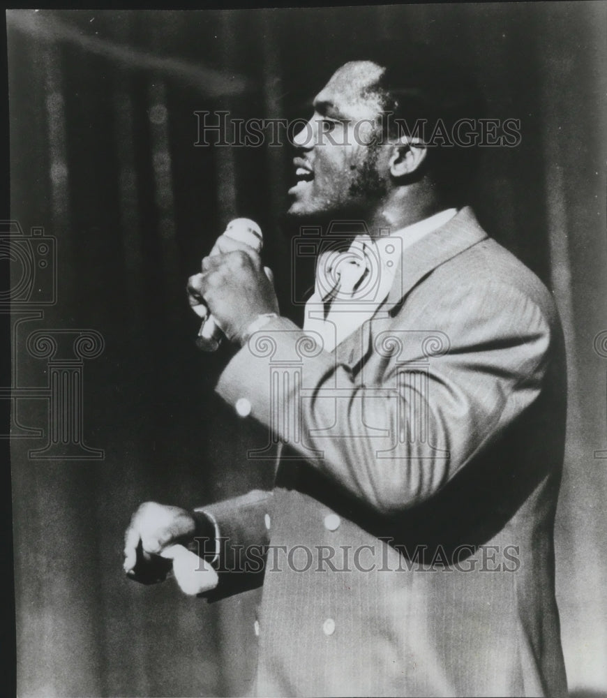 1971 Boxing star, Joe Frazier, a stylish professional singer too - Historic Images