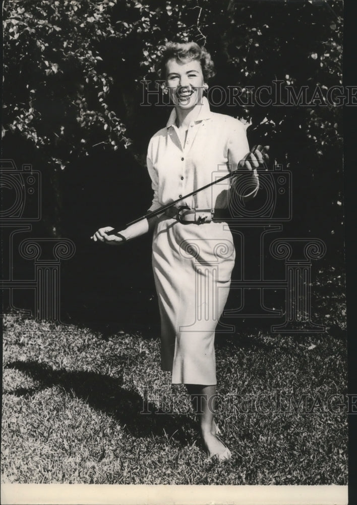 1959 Press Photo Golfer Alice Bauer is all smiles with her club - sps01527- Historic Images