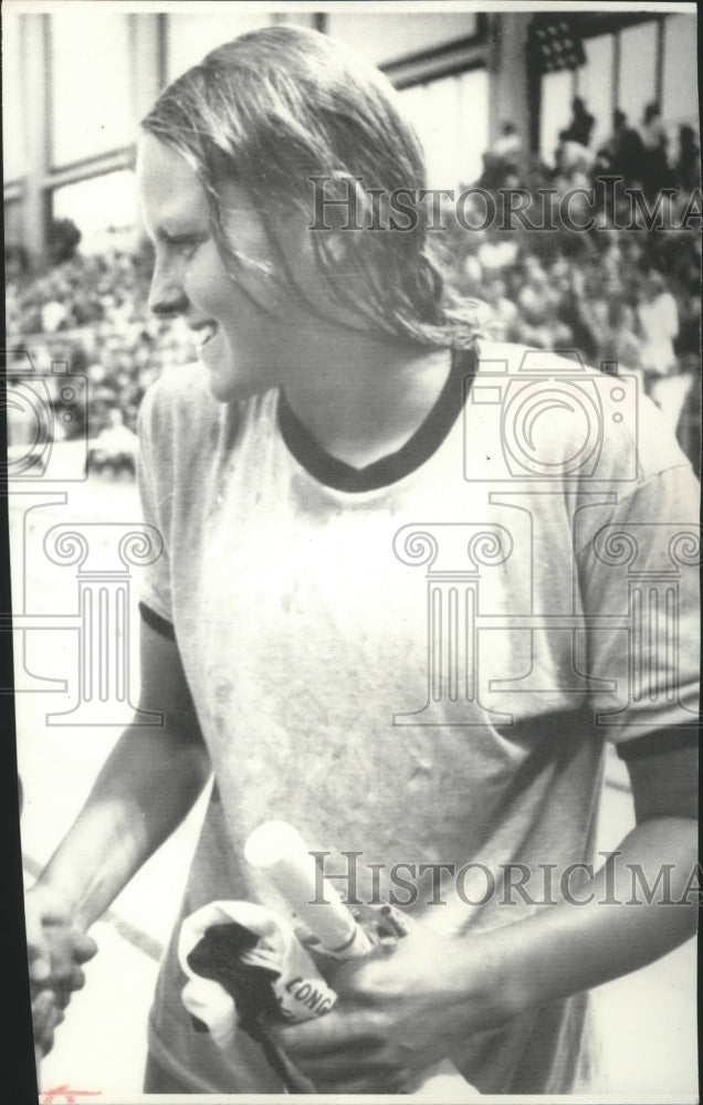 1976 Press Photo Swimmer Shirley Babashoff excited after competition-Historic Images