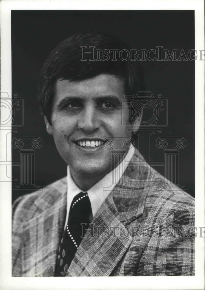 1976 Press Photo Dick DiBlaso, head basketball coach for Stanford University-Historic Images