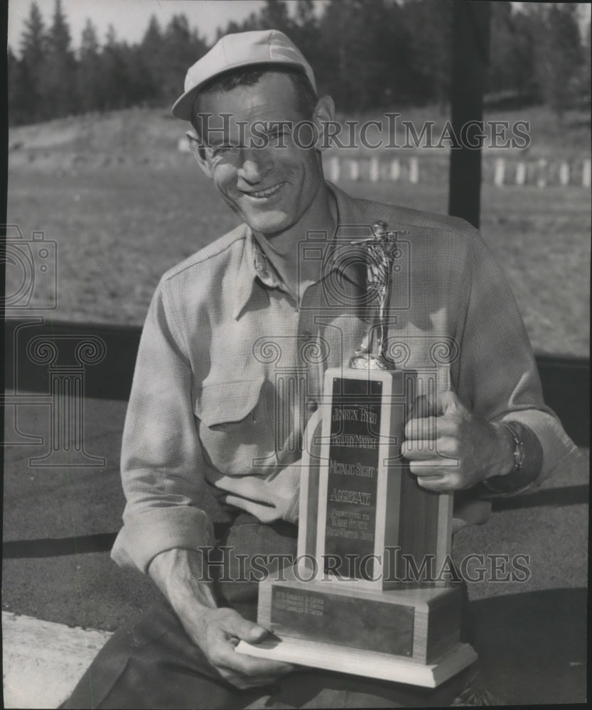 1954 Press Photo Shooting Champion, L.E. Brentlinger of Eugene, Oregon- Historic Images